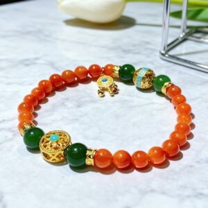 D227 Red Edge – Elegant Turn Bracelet